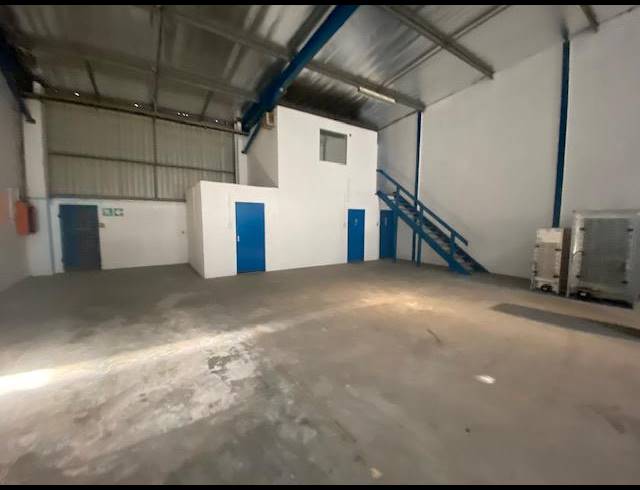 430M² WAREHOUSE TO LET IN SPRINGFIELD